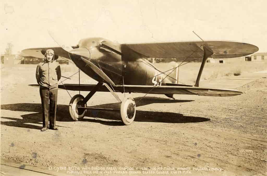 Второй гоночный самолет Кертисс R3C-1, на котором лейтенант Армии США Сайрус Баттисата занал I место на гонках Пулитцера 1925 г., показав среднюю скорость 400,70 км/ч